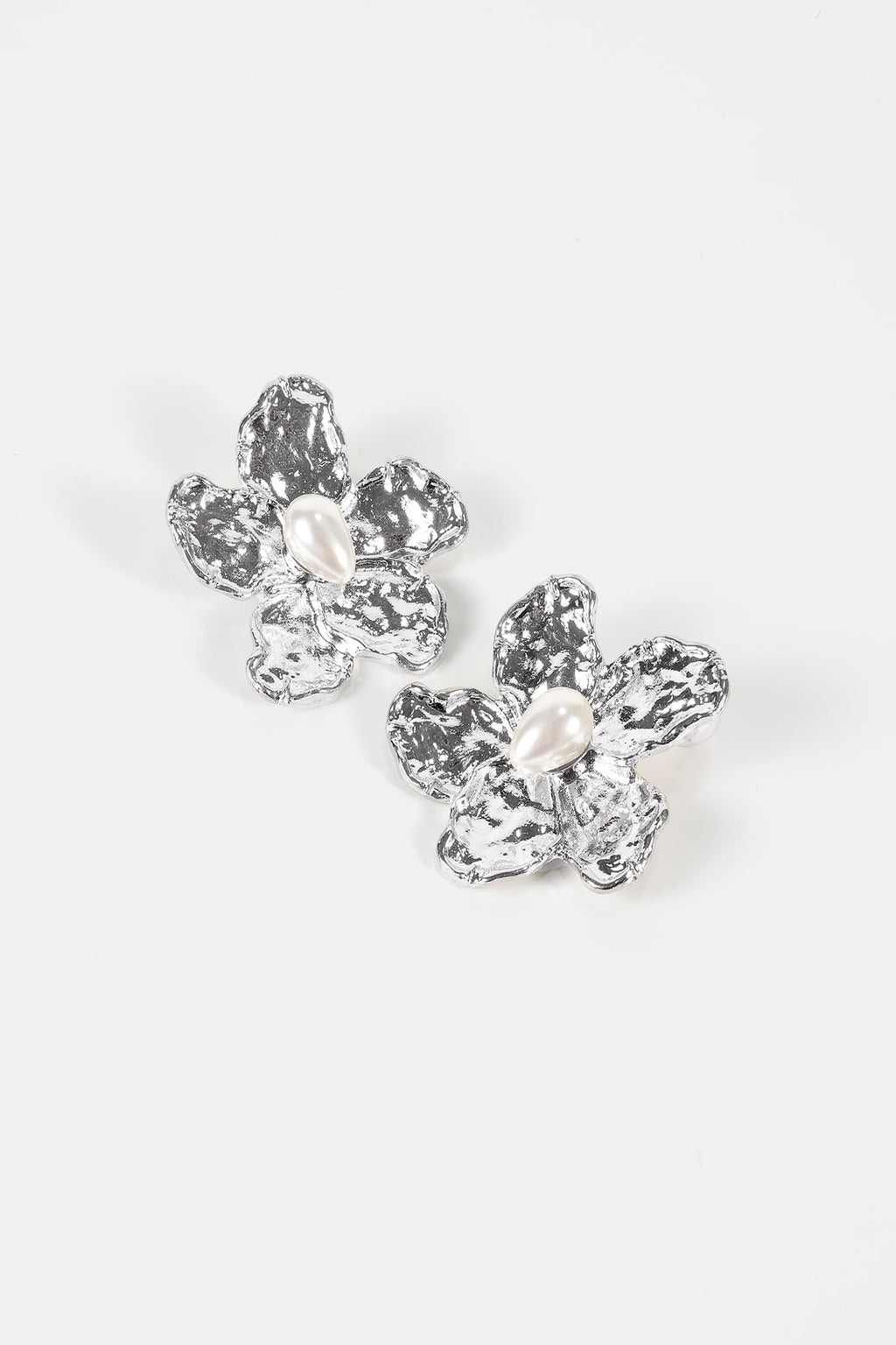 Floral Pattern Stud Earrings