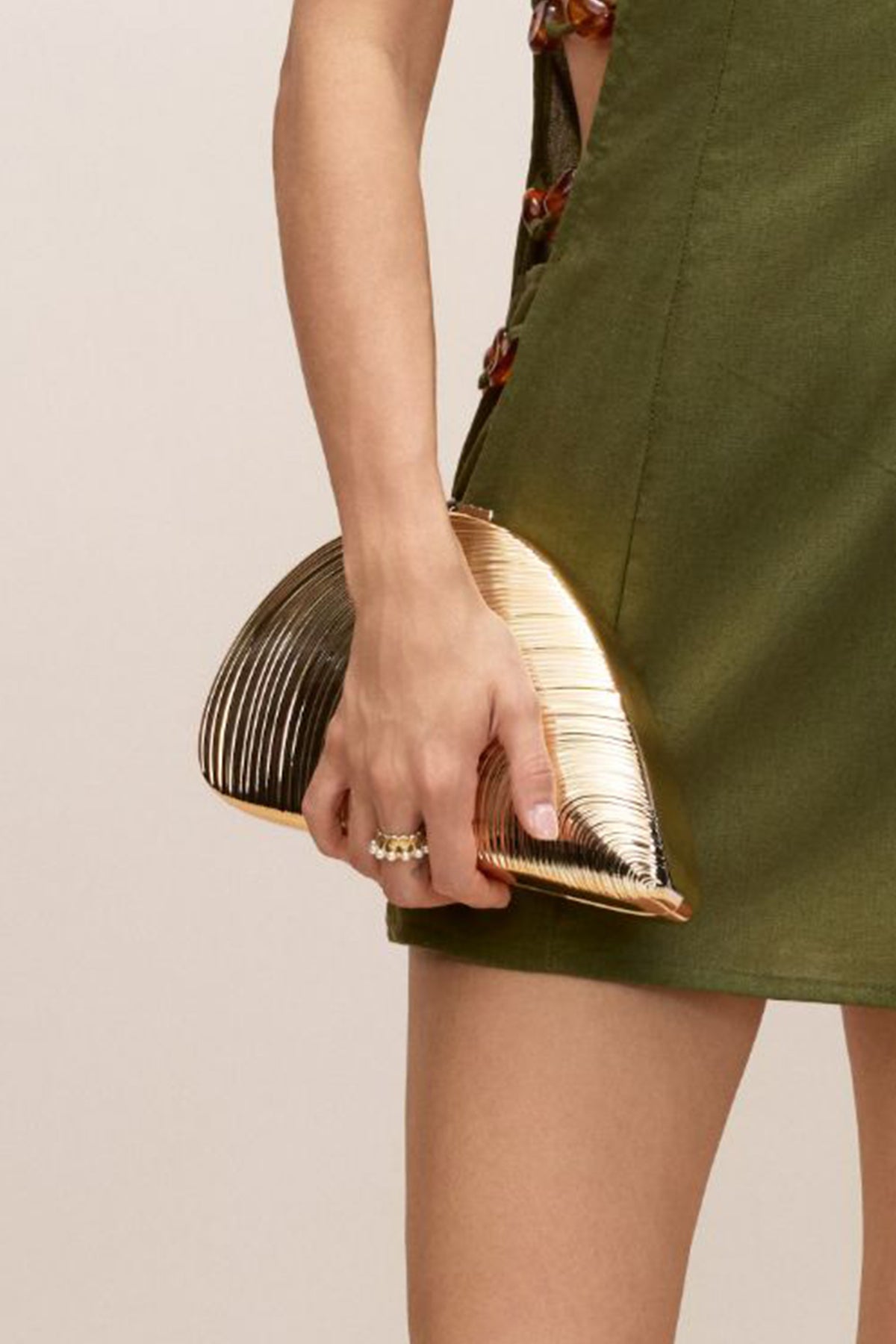 Metal Shell Shapped Clutch