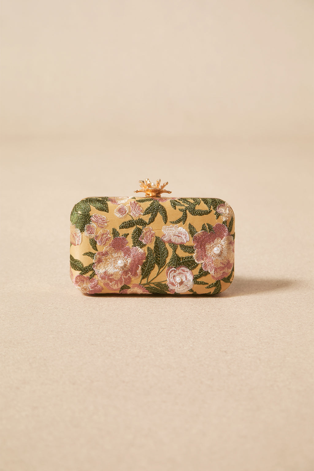 Floral Embroidery Pearl Clutch Bag